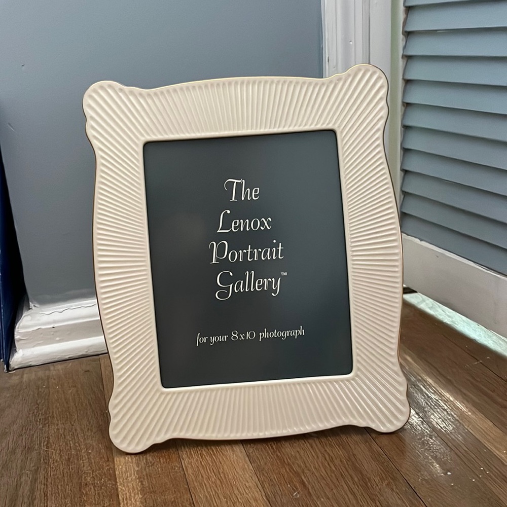 Lenox 8x 10 Cream Ribbed Ceramic stand or hang picture Frame - Portrait Style